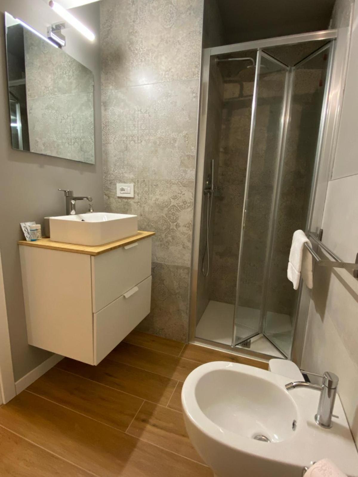 Wish Rooms Charme&Relax Bergamo Exteriör bild
