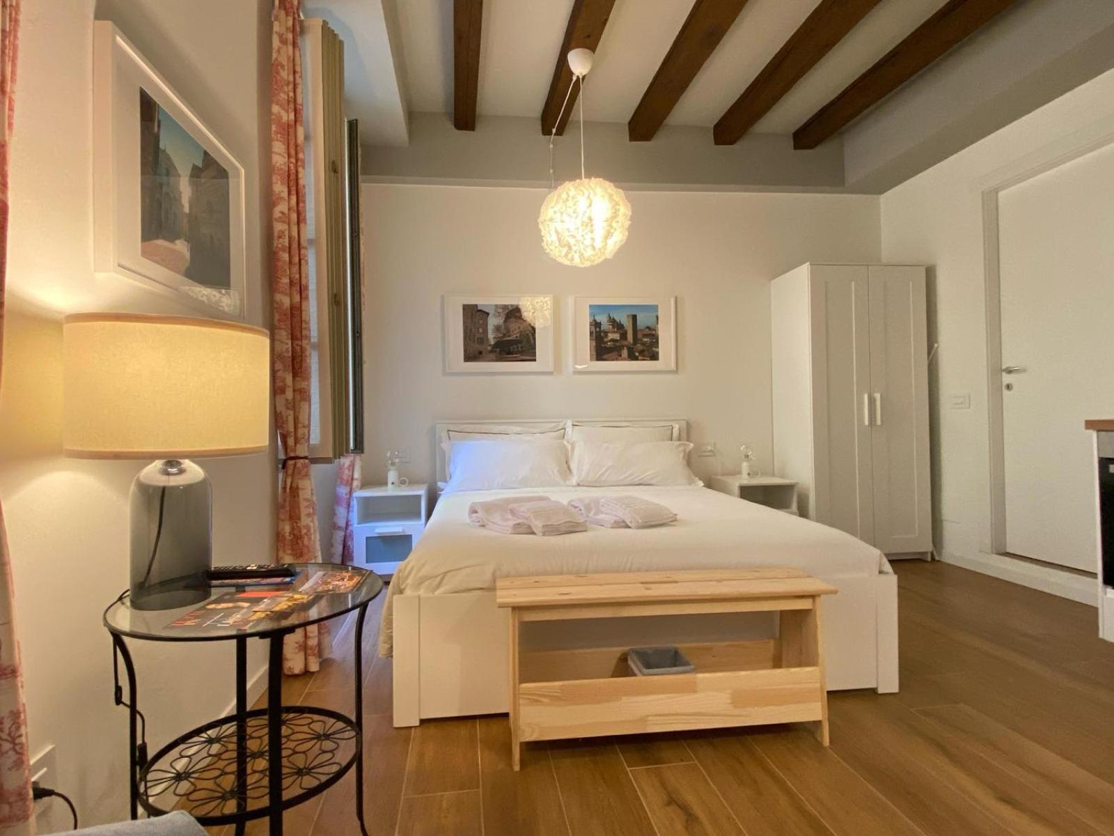 Wish Rooms Charme&Relax Bergamo Exteriör bild