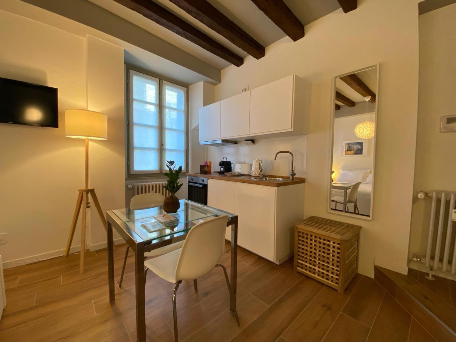 Wish Rooms Charme&Relax Bergamo Exteriör bild