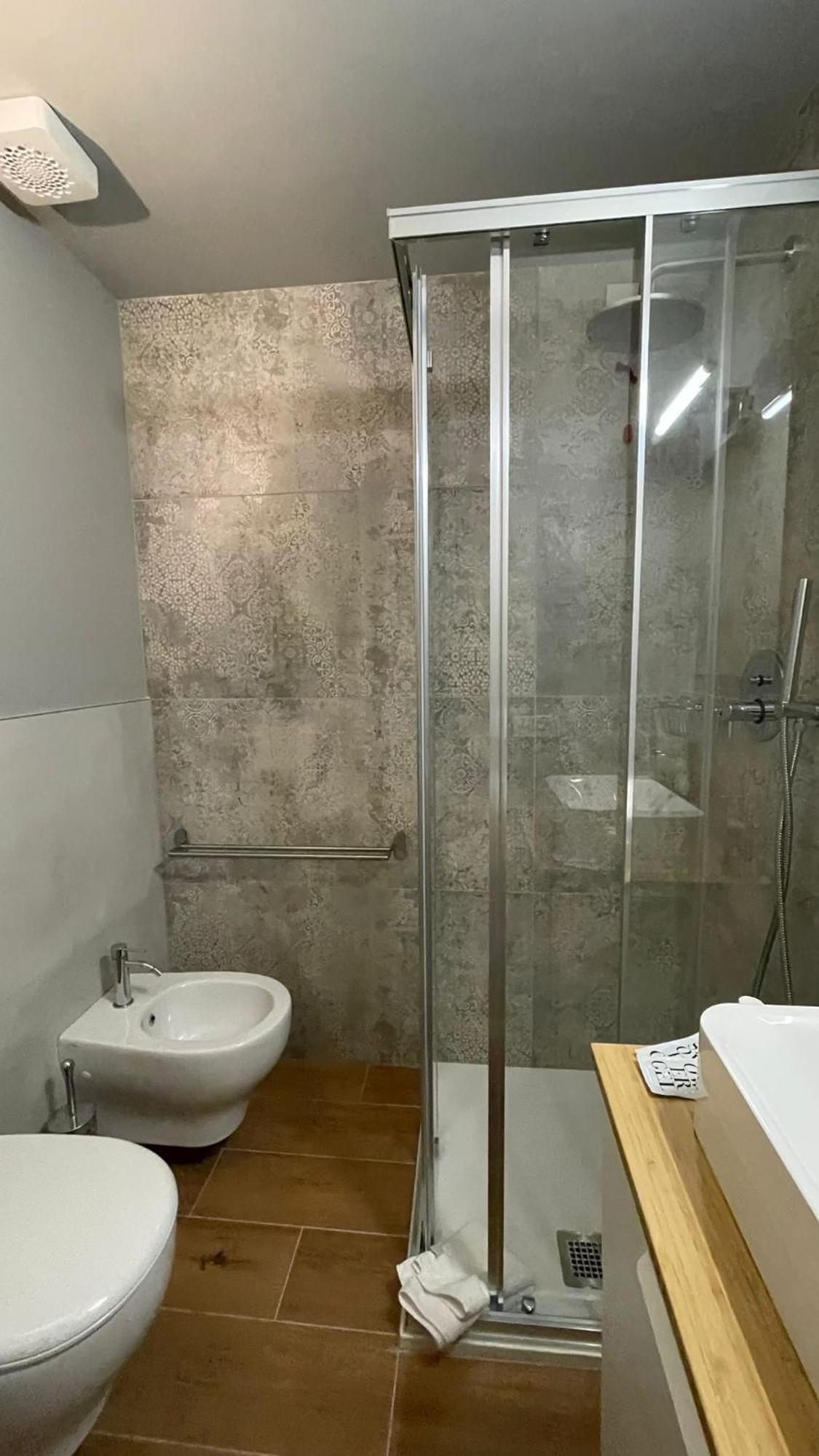 Wish Rooms Charme&Relax Bergamo Exteriör bild